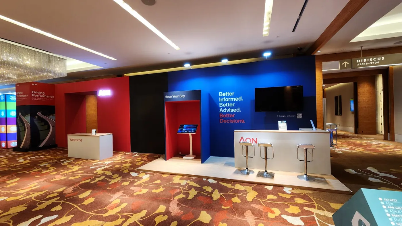 Industrial brand exhibition stand with meeting rooms